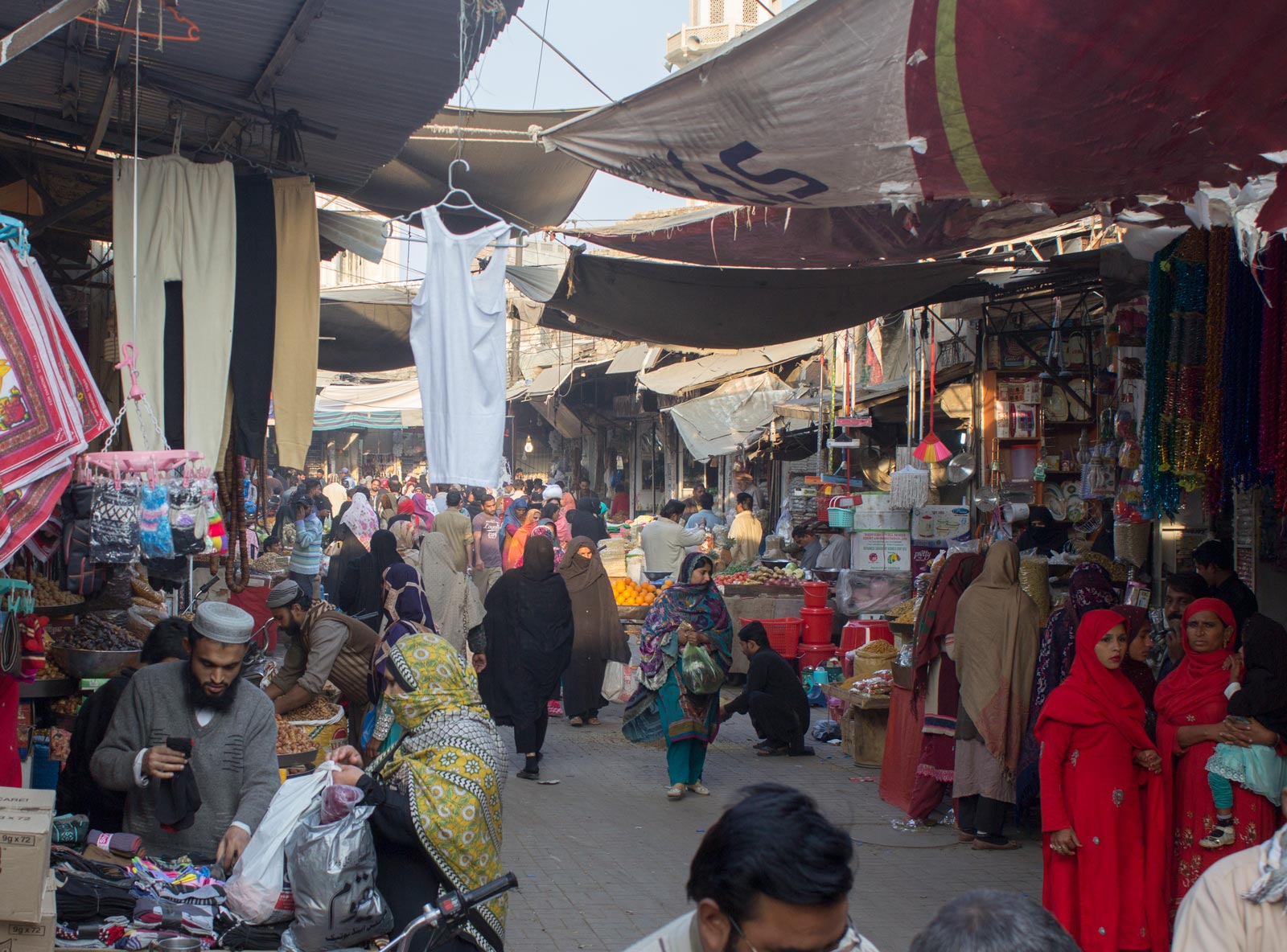 بہاول پور میں تجاوزات کی بھر مار،انتظامیہ بھی بے بس ہو کررہ گئی